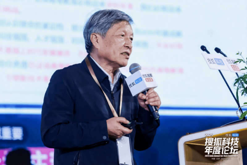 「安靜蓬勃」是職場幸福解方，還是美化現實的糖衣？