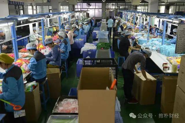 輝達股價創新高，黃仁勳：機器人是潛在成長最大市場